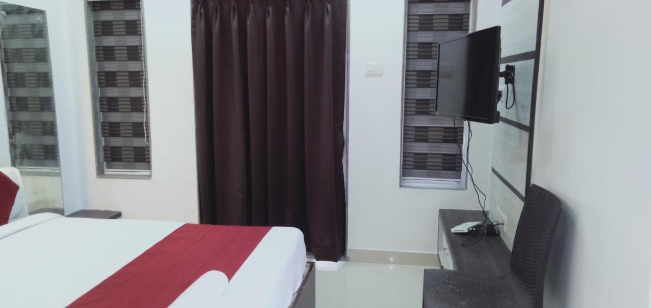 Hotel White House Pune Esterno foto