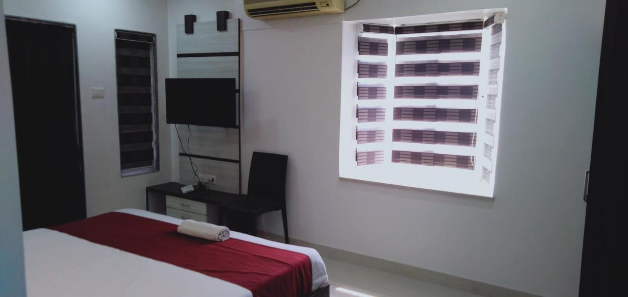 Hotel White House Pune Esterno foto