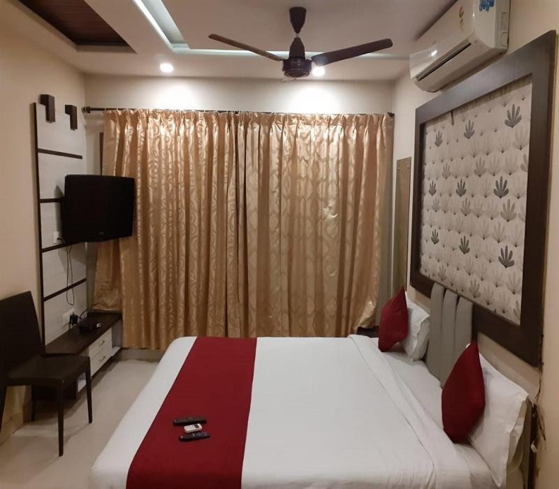 Hotel White House Pune Esterno foto