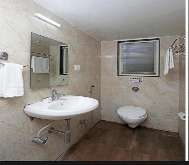 Hotel White House Pune Esterno foto
