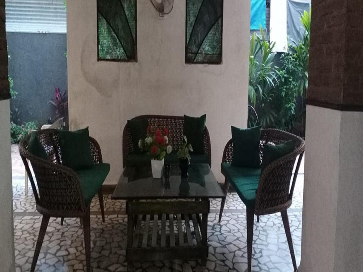 Hotel White House Pune Esterno foto